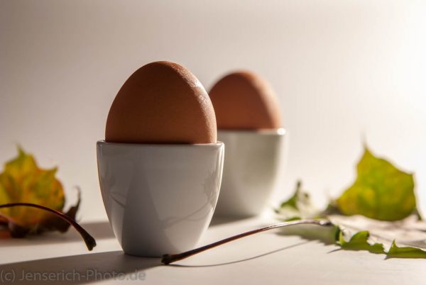 Zwei Eier in Eierbechern
